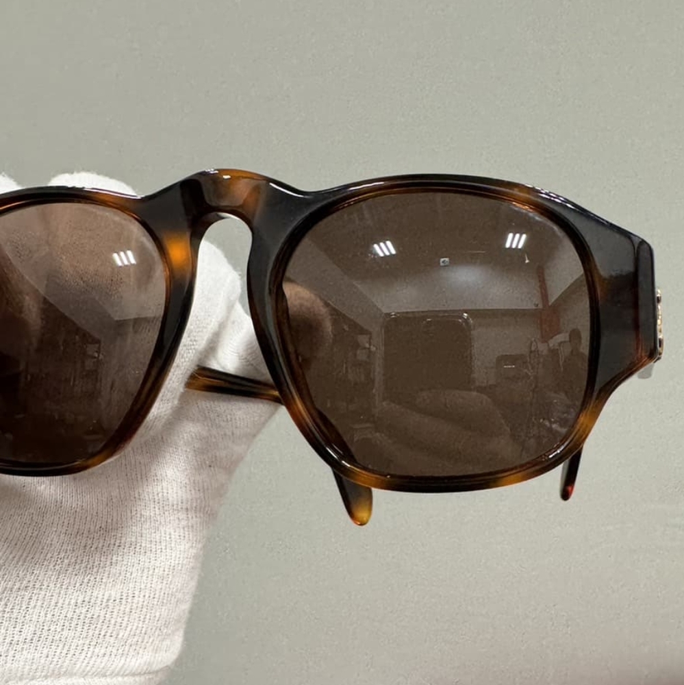Chanel tortious brown sunglasses with case